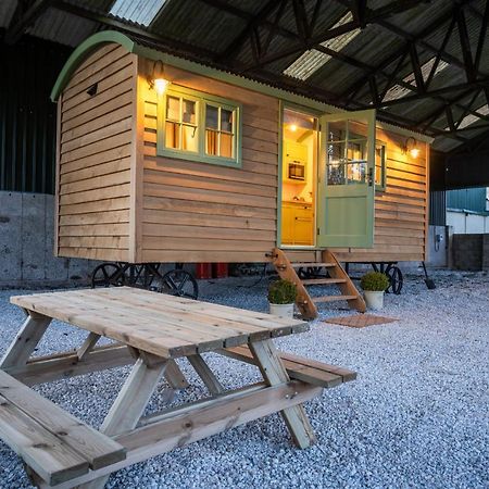 Finest Retreats - The Shepherd'S Hut At Northcombe Farm Beaworthy エクステリア 写真
