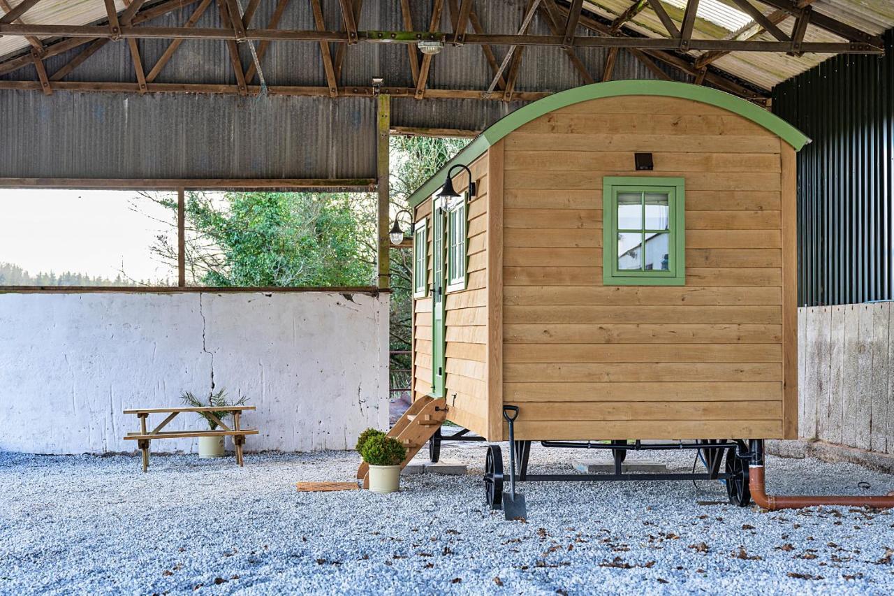 Finest Retreats - The Shepherd'S Hut At Northcombe Farm Beaworthy エクステリア 写真